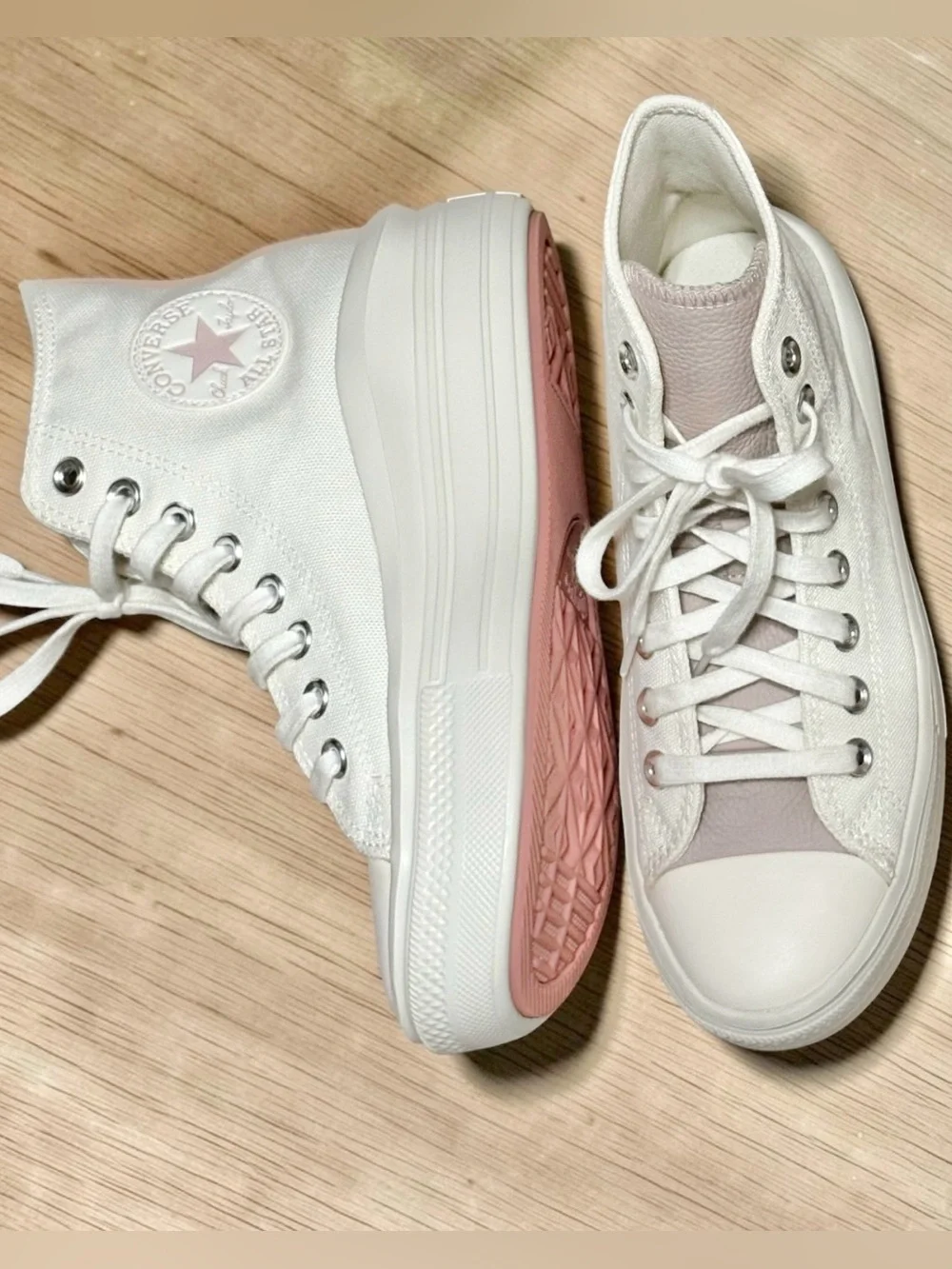Women’s Converse Chuck Taylor All Star Move Platform high top size 7